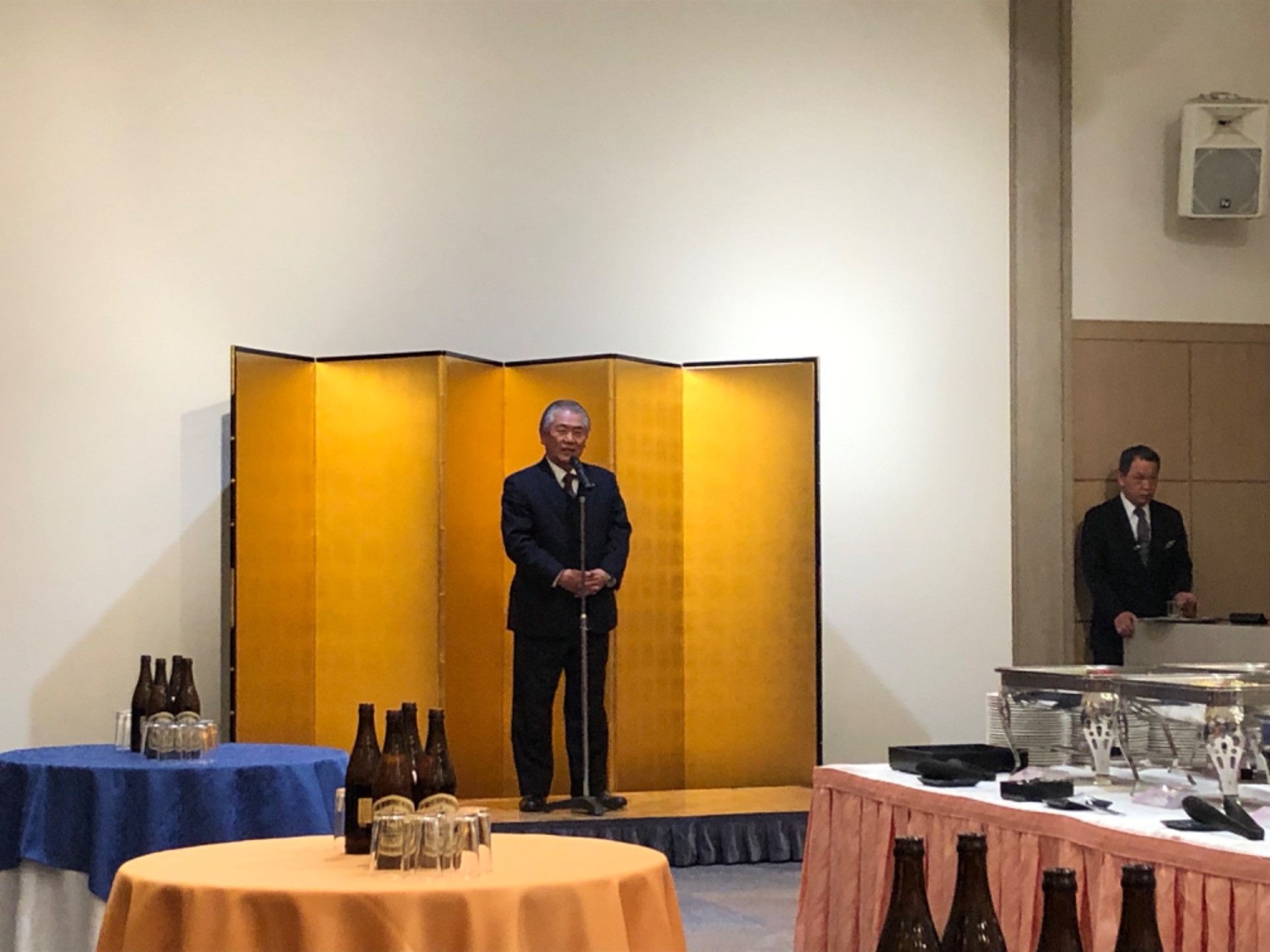 月曜日　今日は小川建設様の忘年会に参加させていただきました。