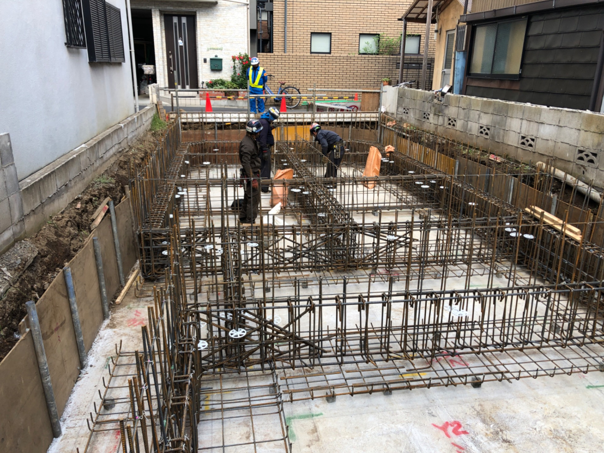 岩崎職長、研修生と！