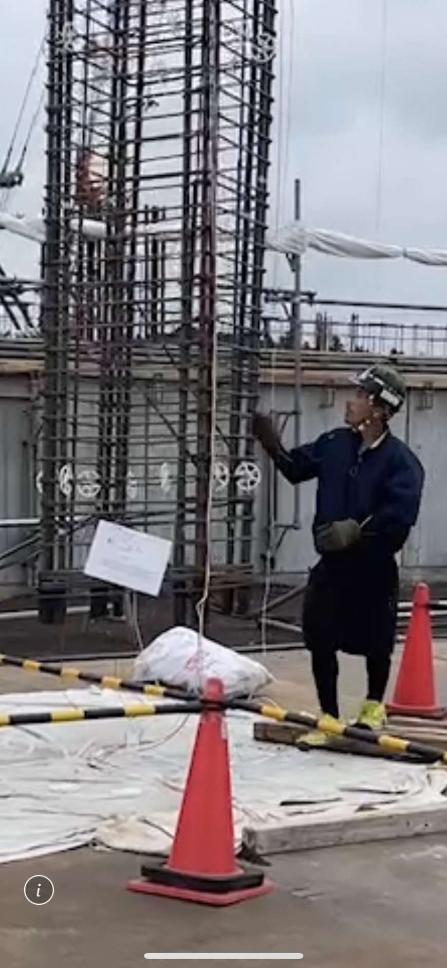 柱の先組、始まりましたー